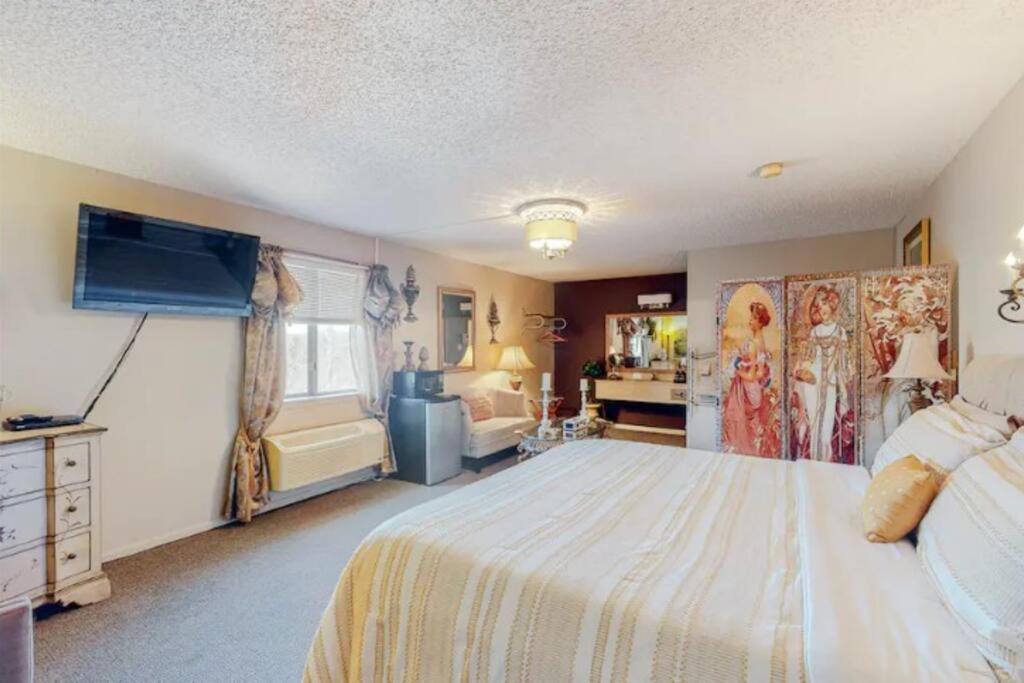 Jacuzzi Suite 206 At Tradewinds Eureka Springs Ngoại thất bức ảnh